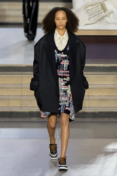 Look 17